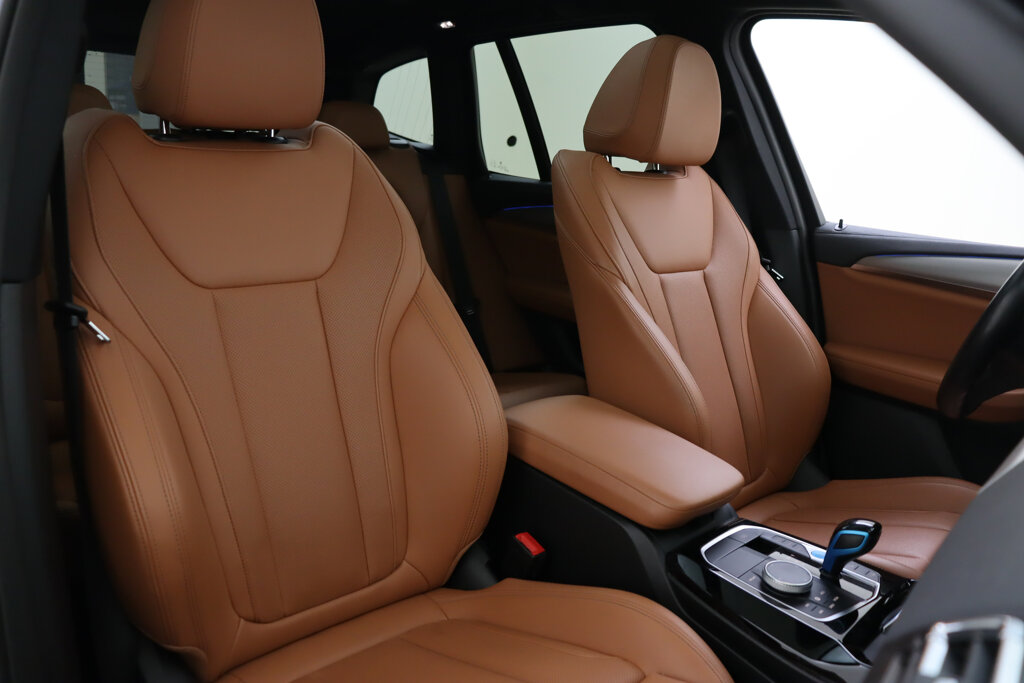 BMW iX3 17