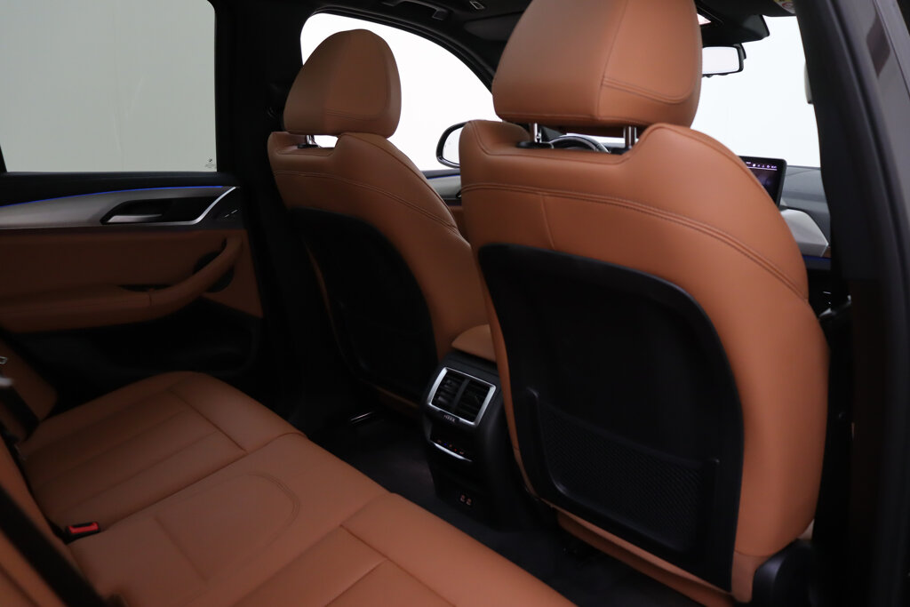 BMW iX3 23