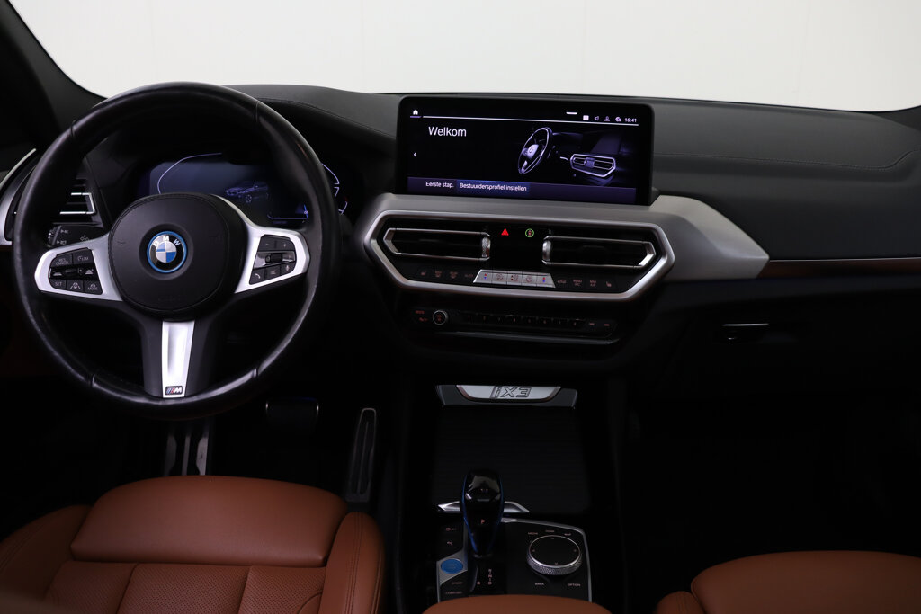 BMW iX3 24