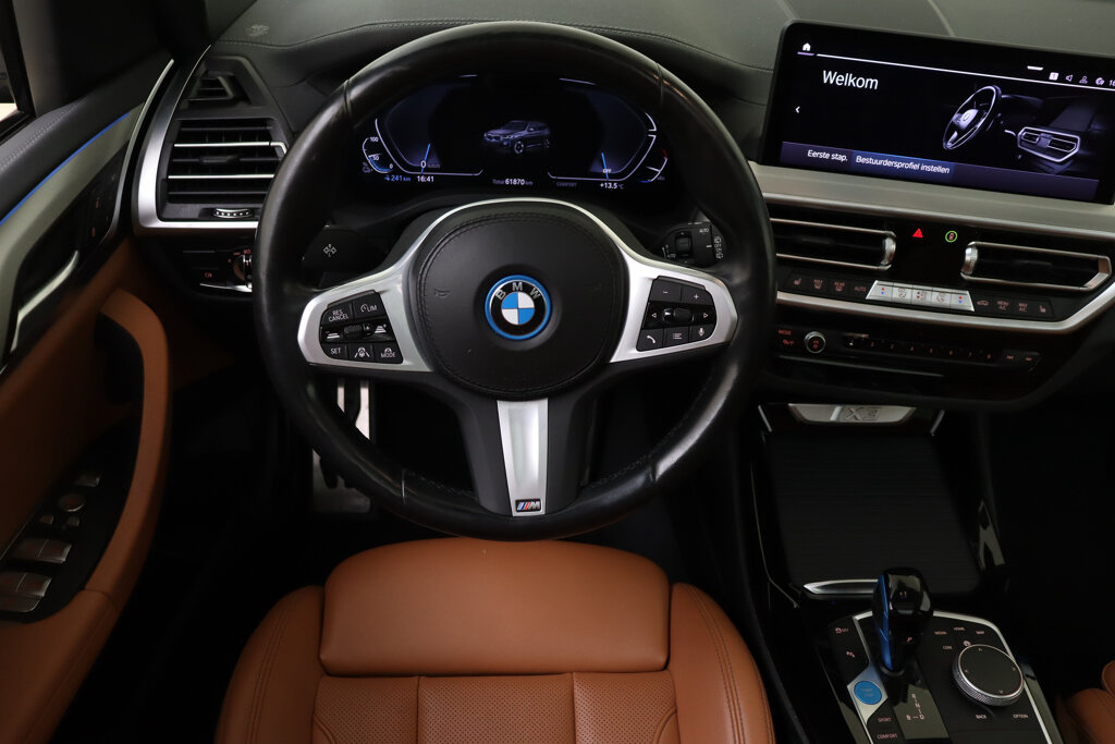 BMW iX3 26