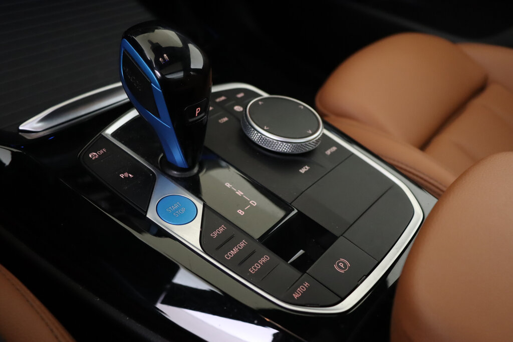 BMW iX3 30