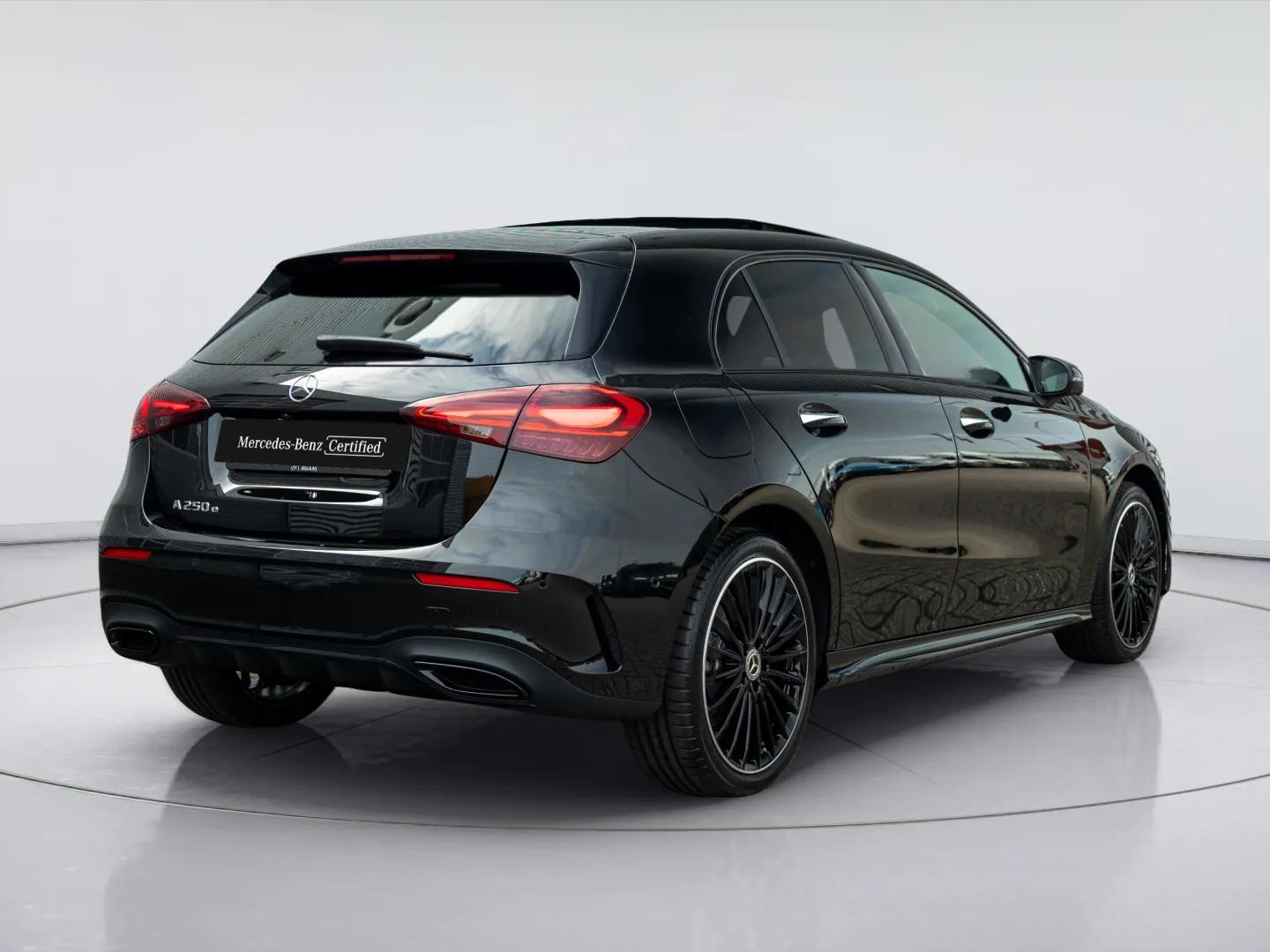 Mercedes-Benz A-Klasse Hatchback 250 e 140 Year Edition - Afbeelding 2