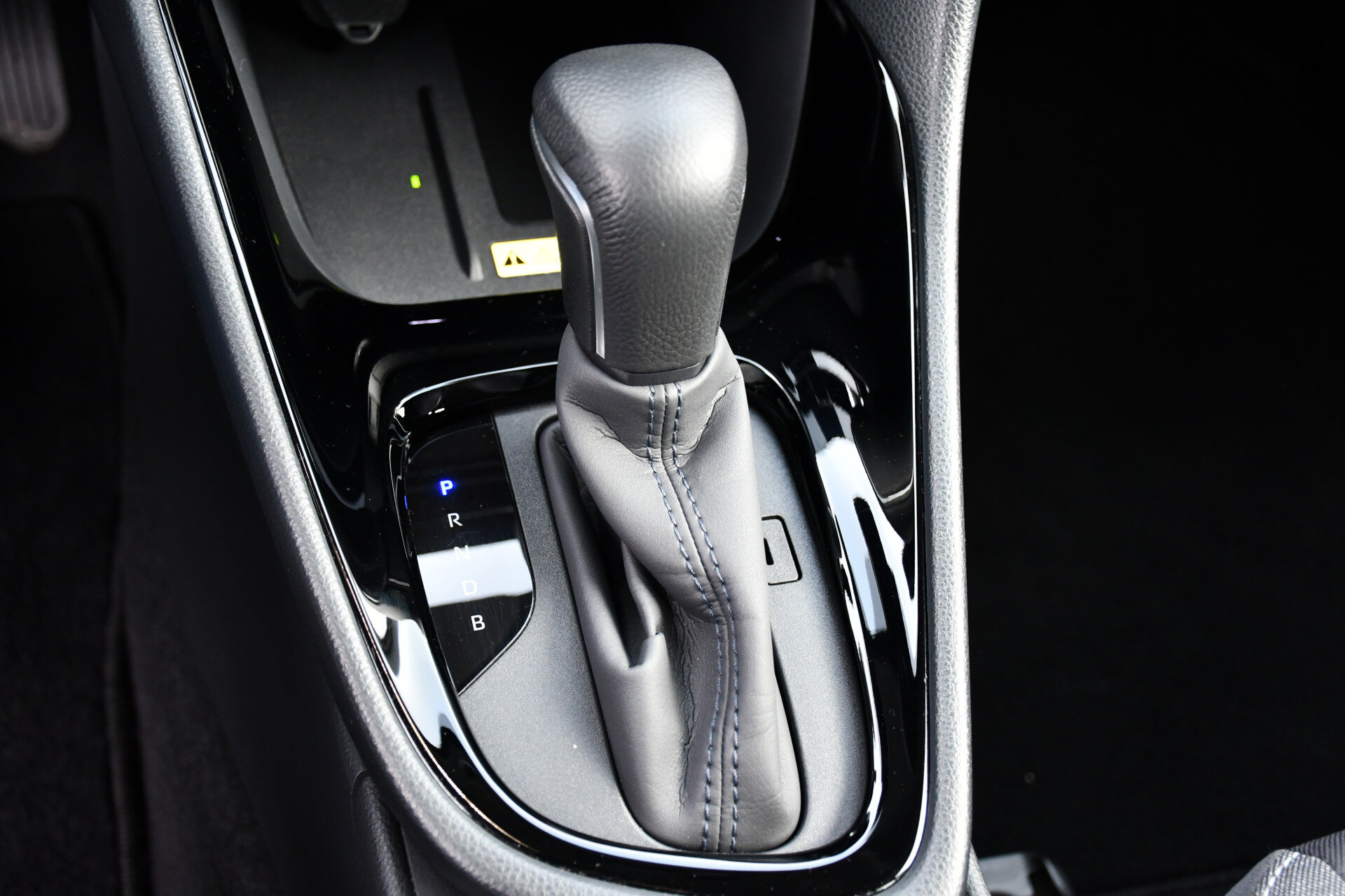 Toyota Yaris 1.5 Hybrid 115 First Edition Limited Automaat 116pk - Afbeelding 4