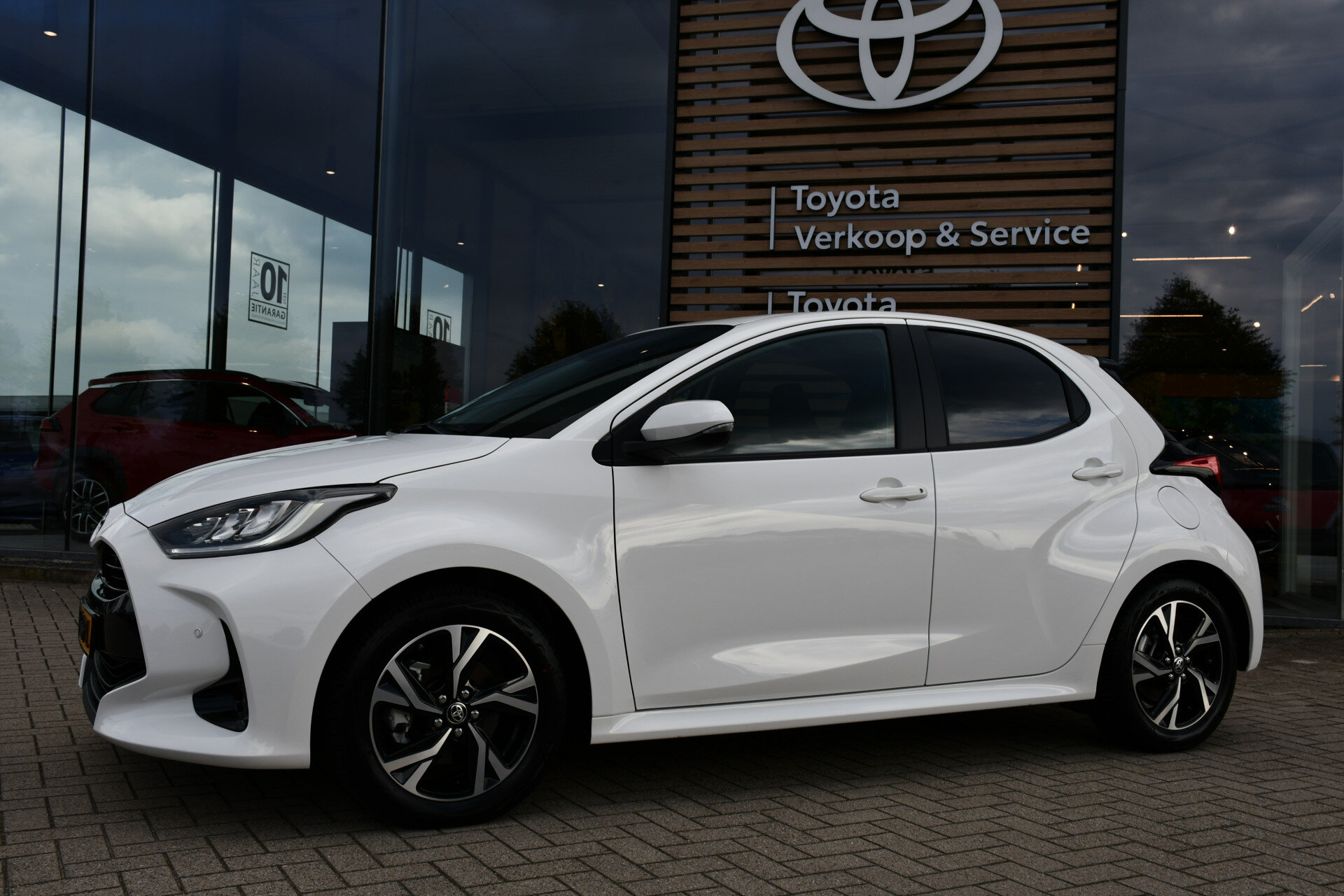Toyota Yaris 1.5 Hybrid 115 First Edition Limited Automaat 116pk - Afbeelding 5
