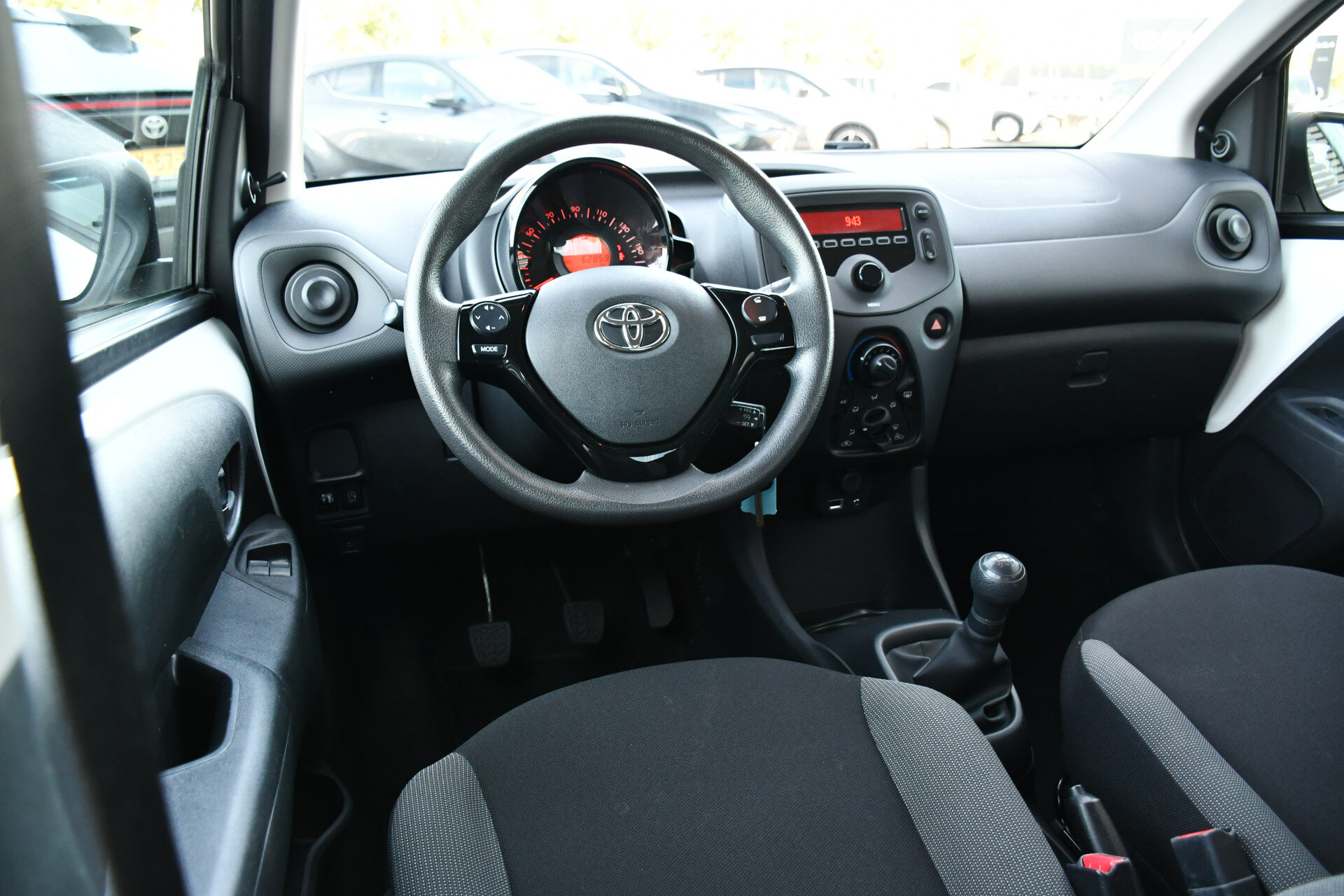 Toyota Aygo 1.0 VVT-i x-fun 5-deurs 69pk - Afbeelding 2