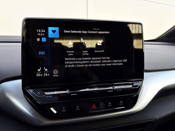 Apple Carplay/Android Auto Apple Carplay/Android Auto