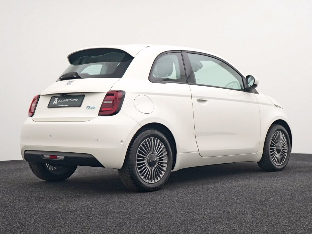 Fiat 500 Urban 42 kWh | 118PK | Rij iconisch voor slechts 379 per maand - Afbeelding 2
