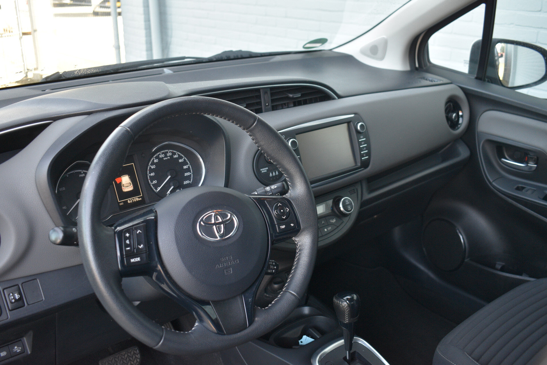 Toyota Yaris 1.5 Hybrid Dynamic Automaat 100pk - Afbeelding 2