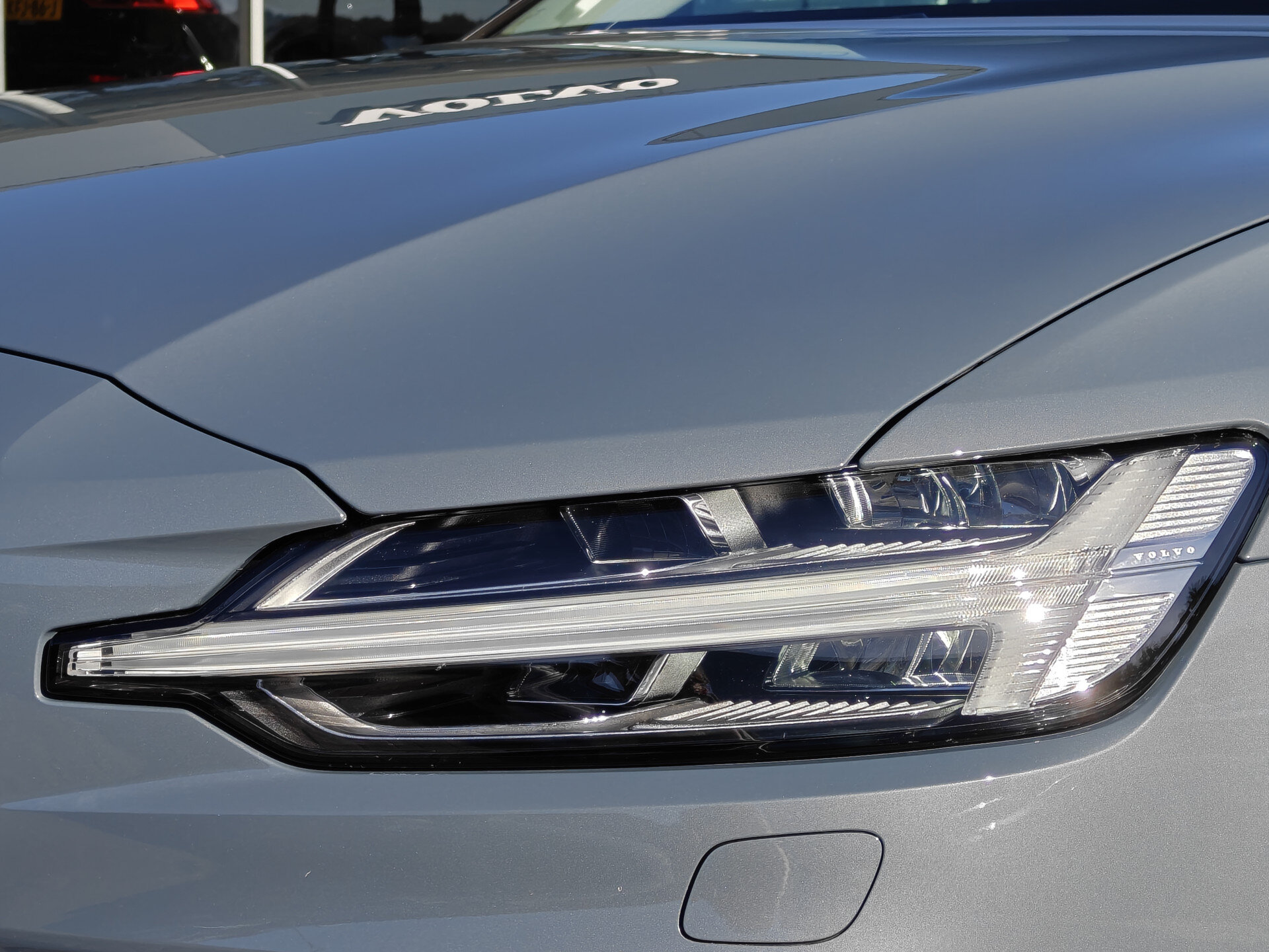 Volvo V60 T6 Plug-in hybrid AWD Ultimate Dark - Afbeelding 3