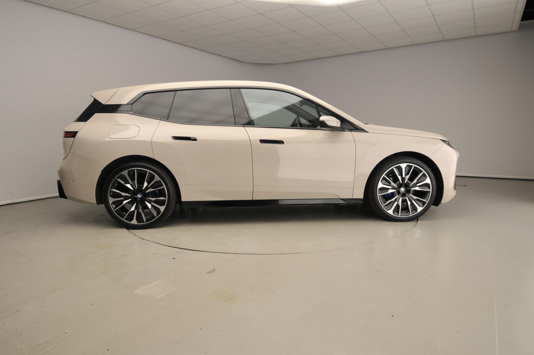 BMW iX xDrive45 - Afbeelding 4