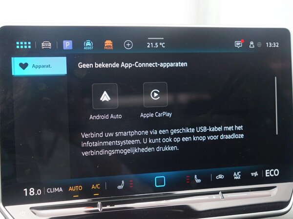 Apple Carplay/Android Auto Apple Carplay/Android Auto