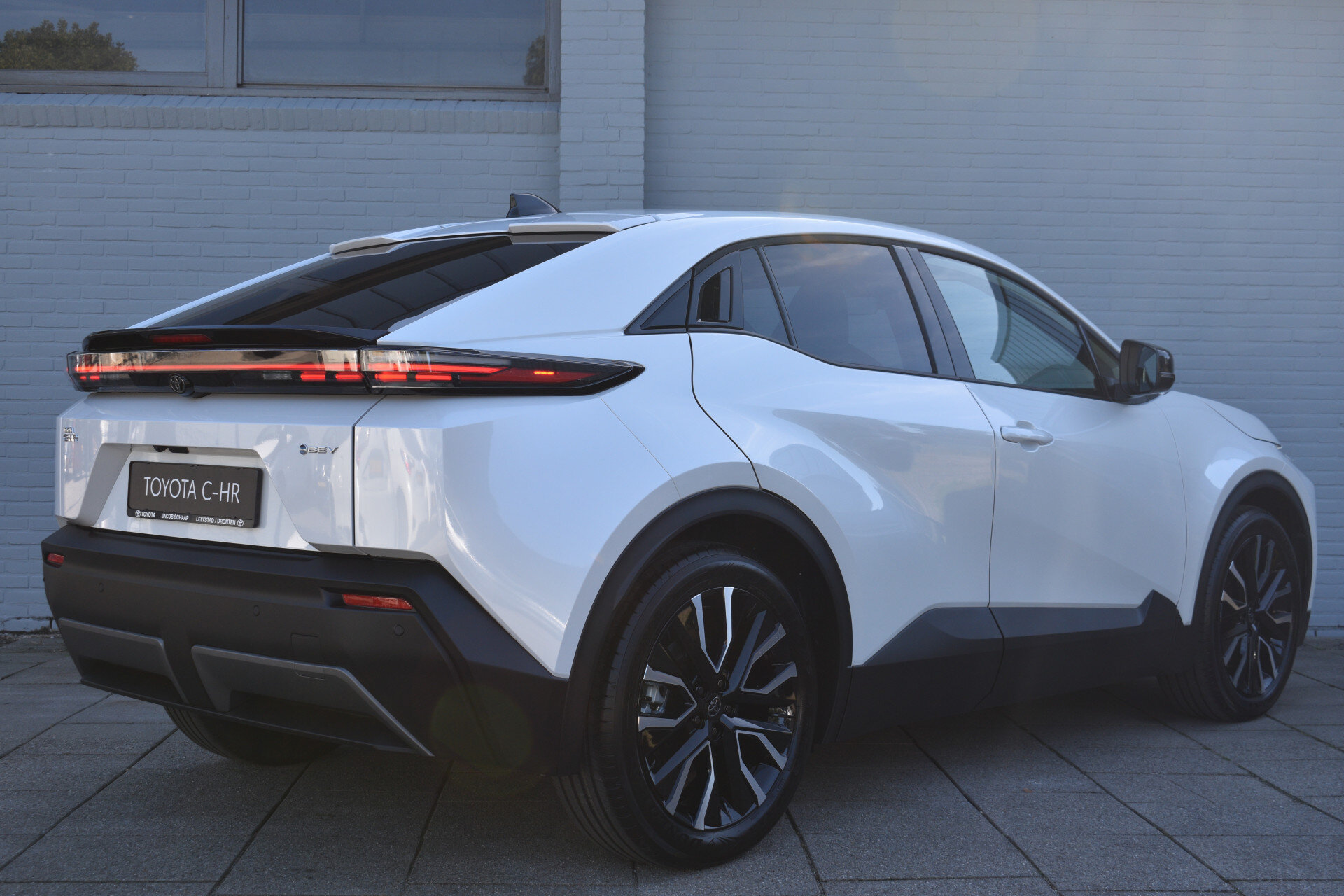 Toyota C-HR+ First Edition 77 kWh Automaat 224pk - Afbeelding 4