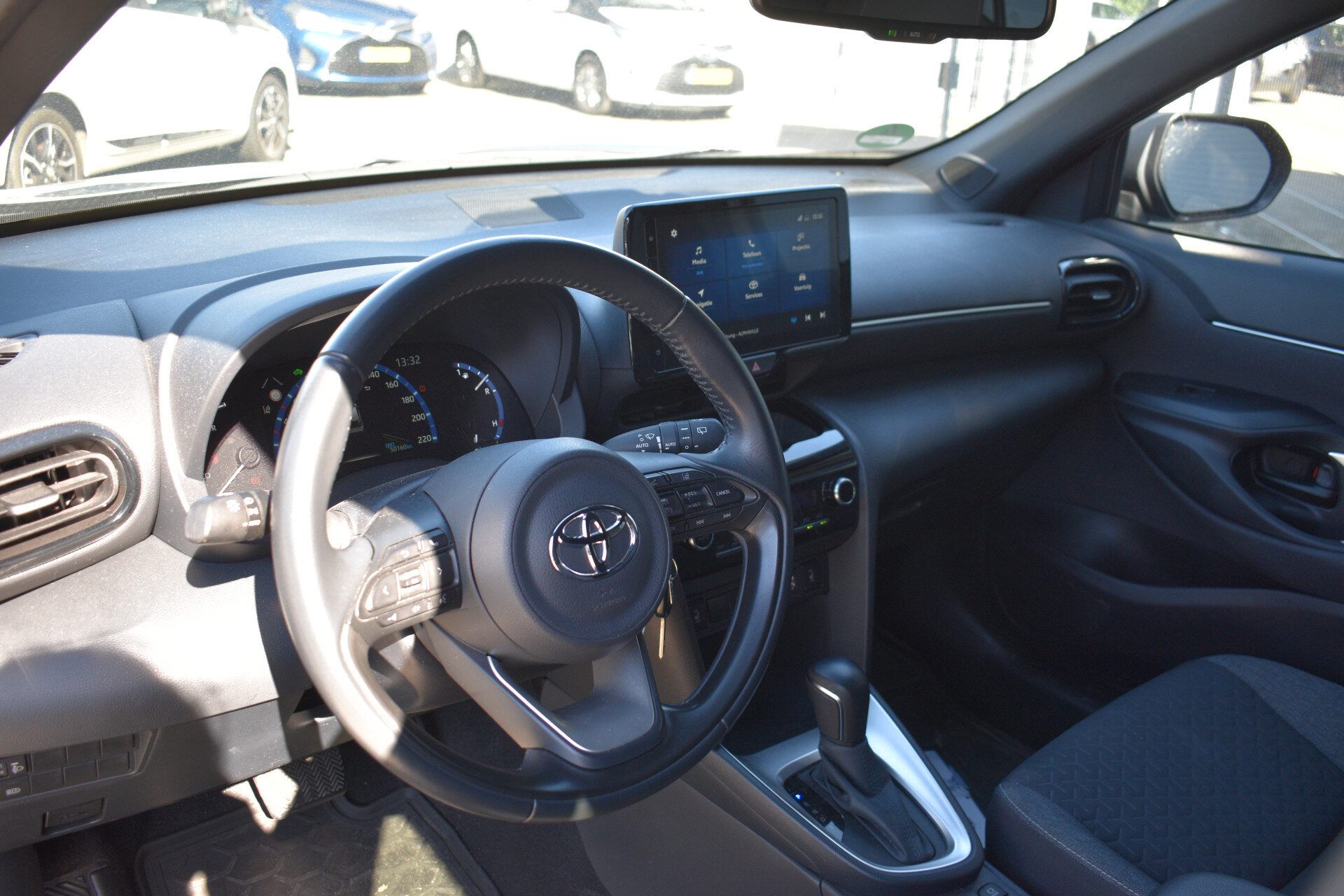 Toyota Yaris Cross 1.5 Hybrid Dynamic Limited Automaat 116pk - Afbeelding 2