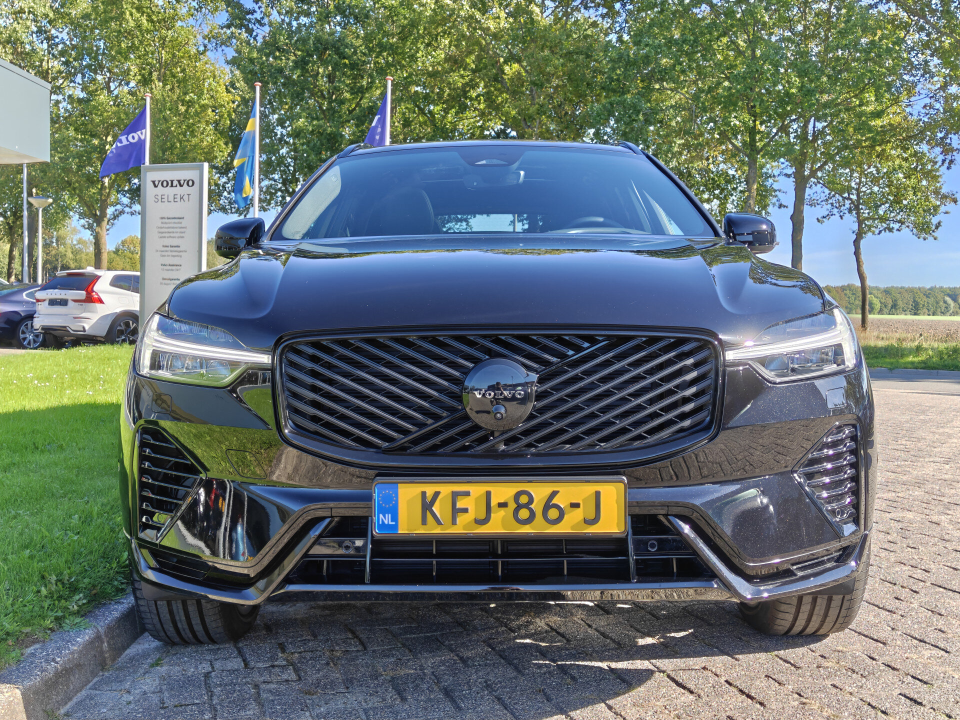 Volvo XC60 T6 350PK AWD Ultra Black Edition - Afbeelding 2