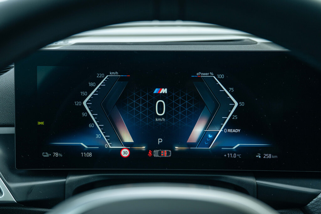 BMW i4 14