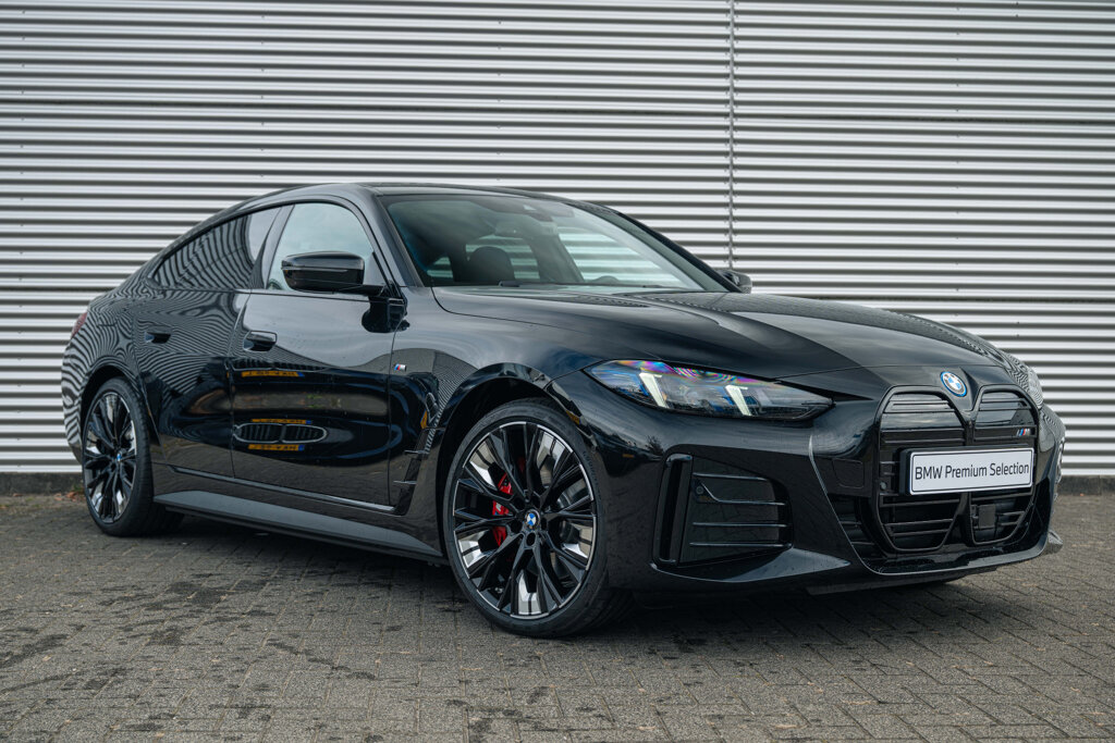BMW i4 15