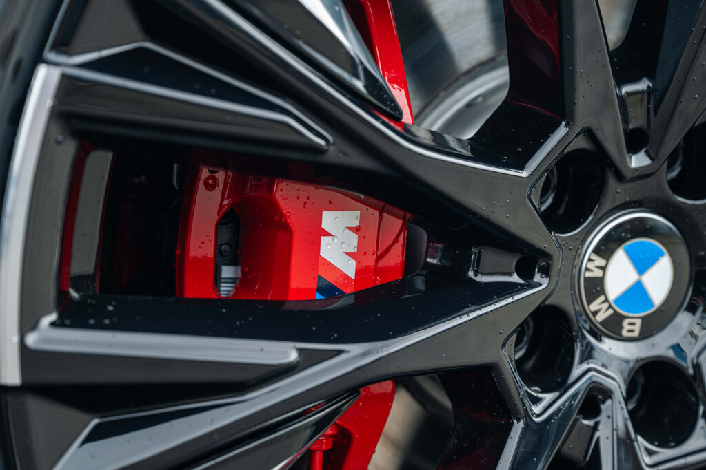 BMW i4 16
