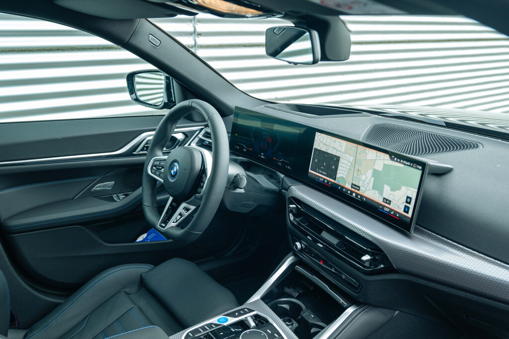 BMW i4 17