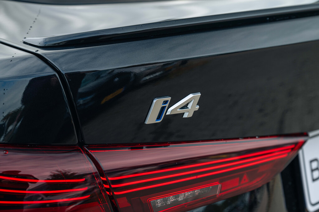 BMW i4 20