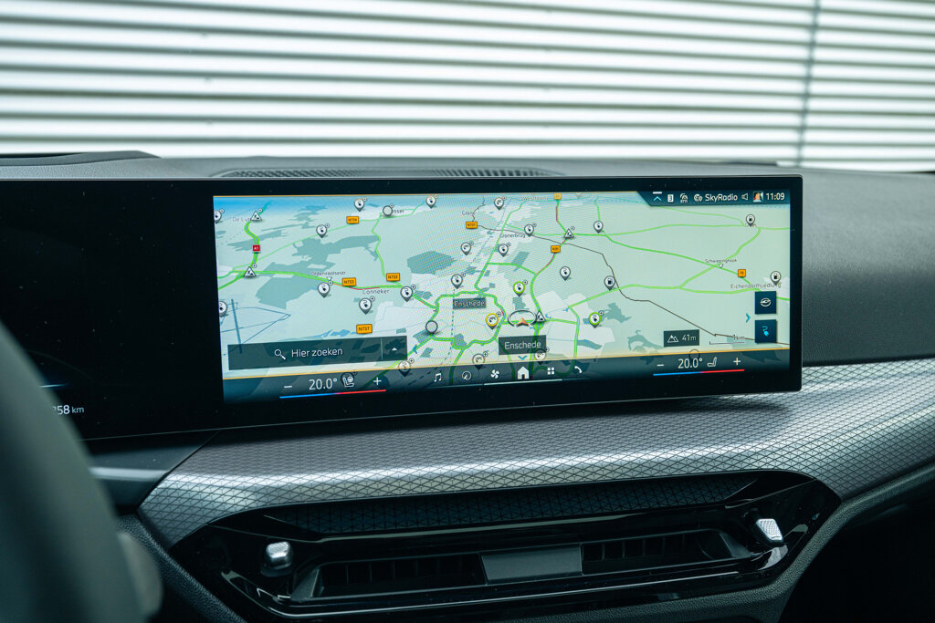 BMW i4 25