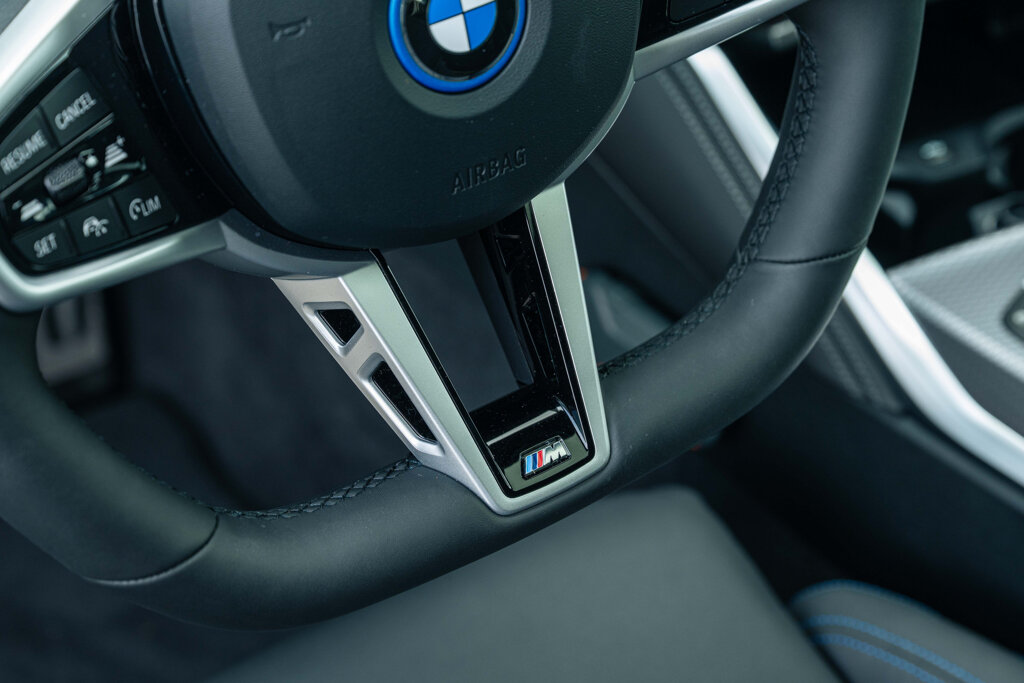 BMW i4 34