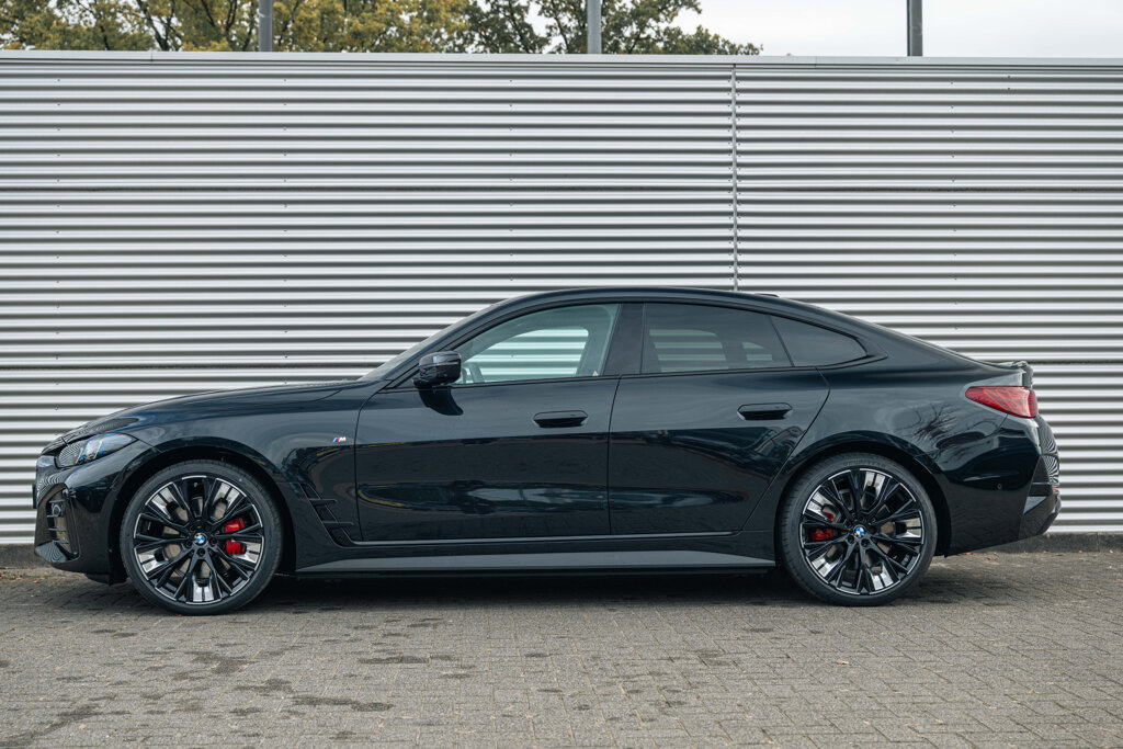 BMW i4 42