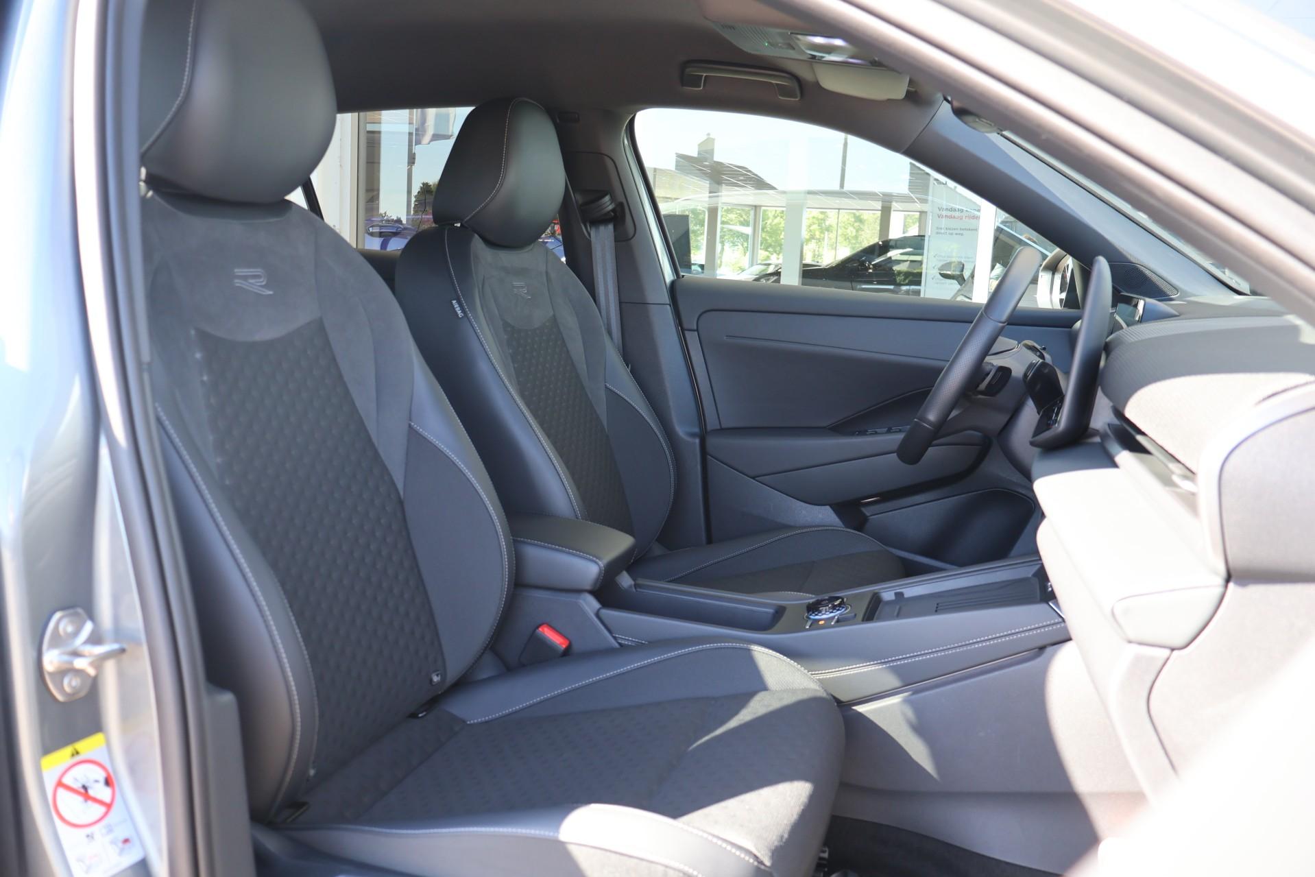 Volkswagen T-Roc 1.5 eTSI 150pk DSG R-Line First Edition - Afbeelding 4