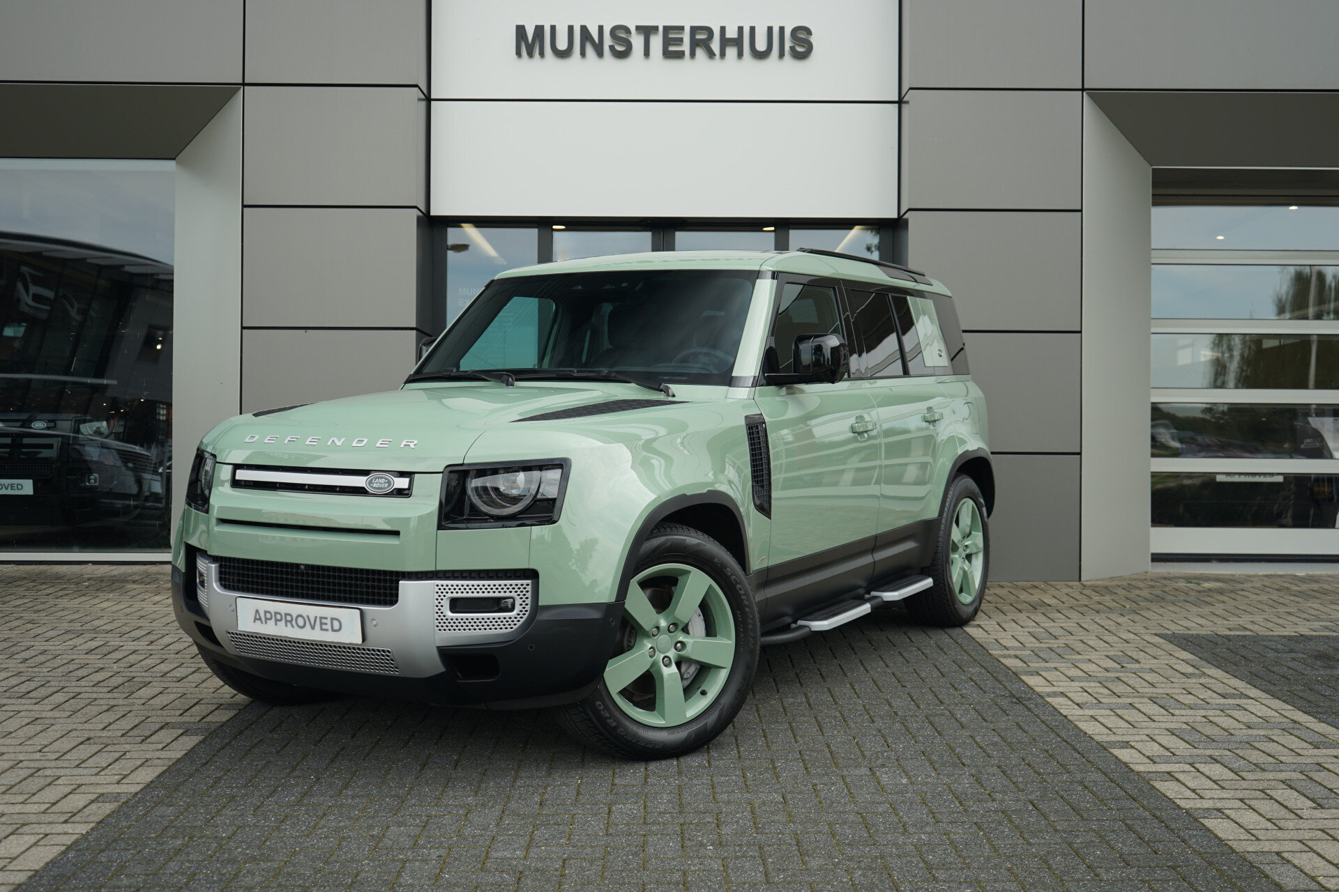 Land Rover Defender 110 2.0 P400e 110 75 Edition AWD