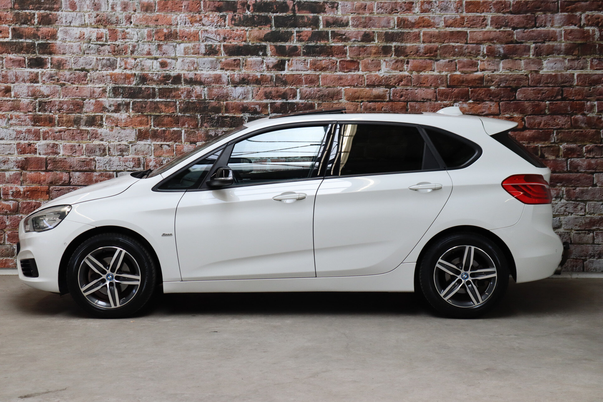 BMW 2 Serie Active Tourer 218i Executive Sport Line Automaat - Afbeelding 3