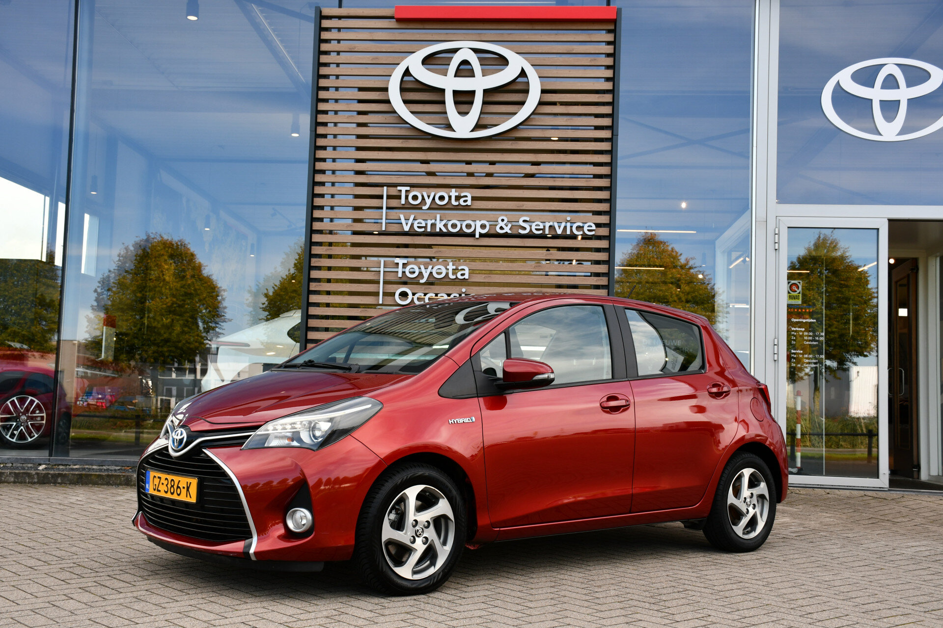 Toyota Yaris 1.5 Hybrid Lease Automaat 100pk - Afbeelding 1
