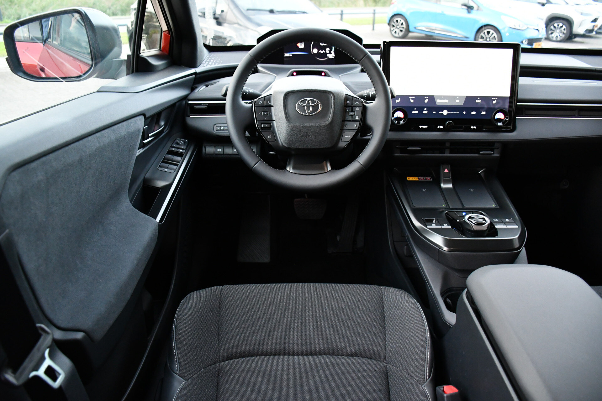 Toyota C-HR+ First Edition 77 kWh Automaat 224pk - Afbeelding 2