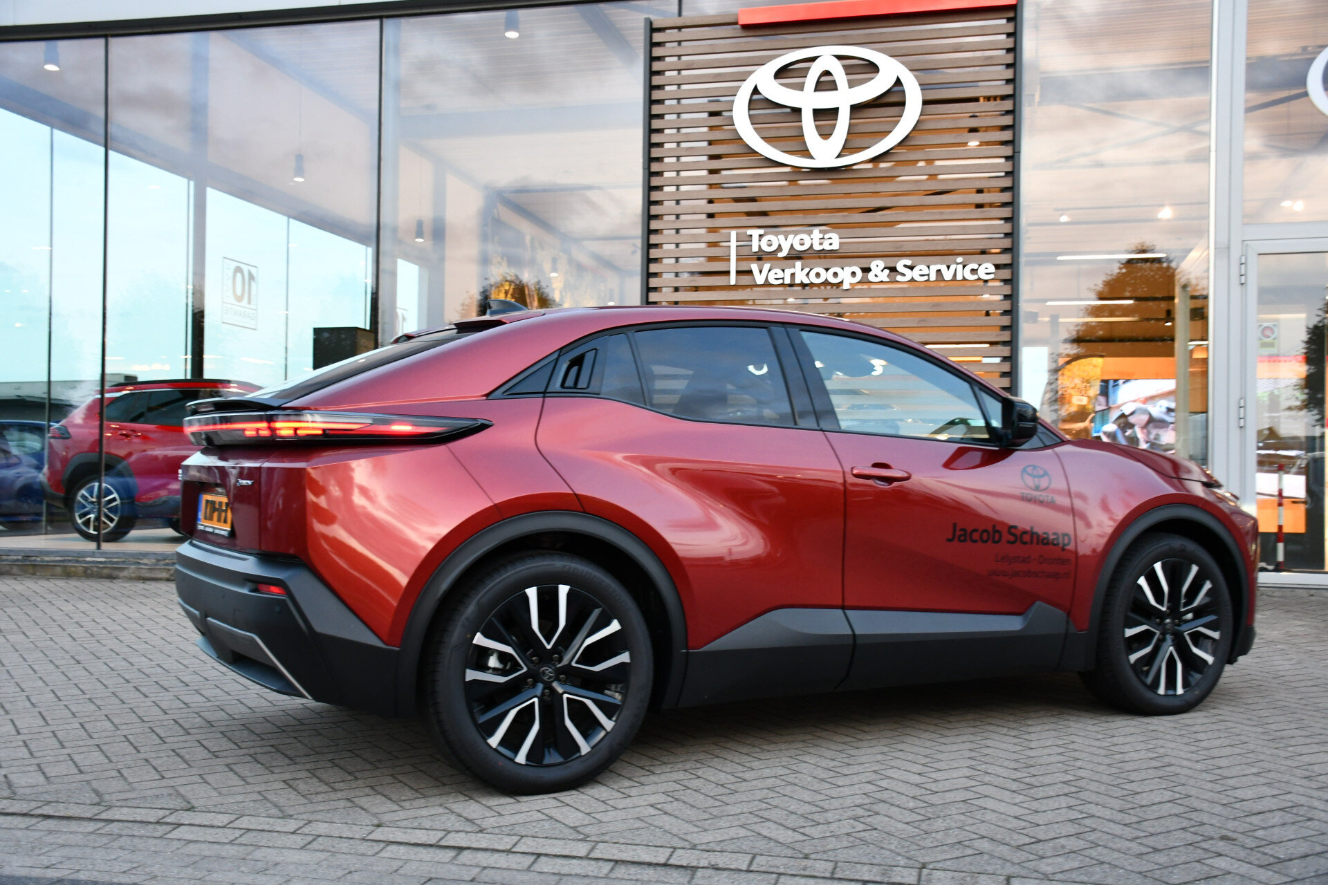 Toyota C-HR+ First Edition 77 kWh Automaat 224pk - Afbeelding 3