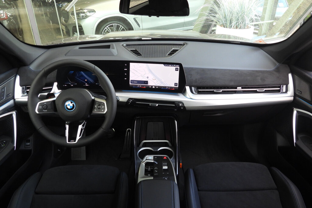 BMW iX1 3