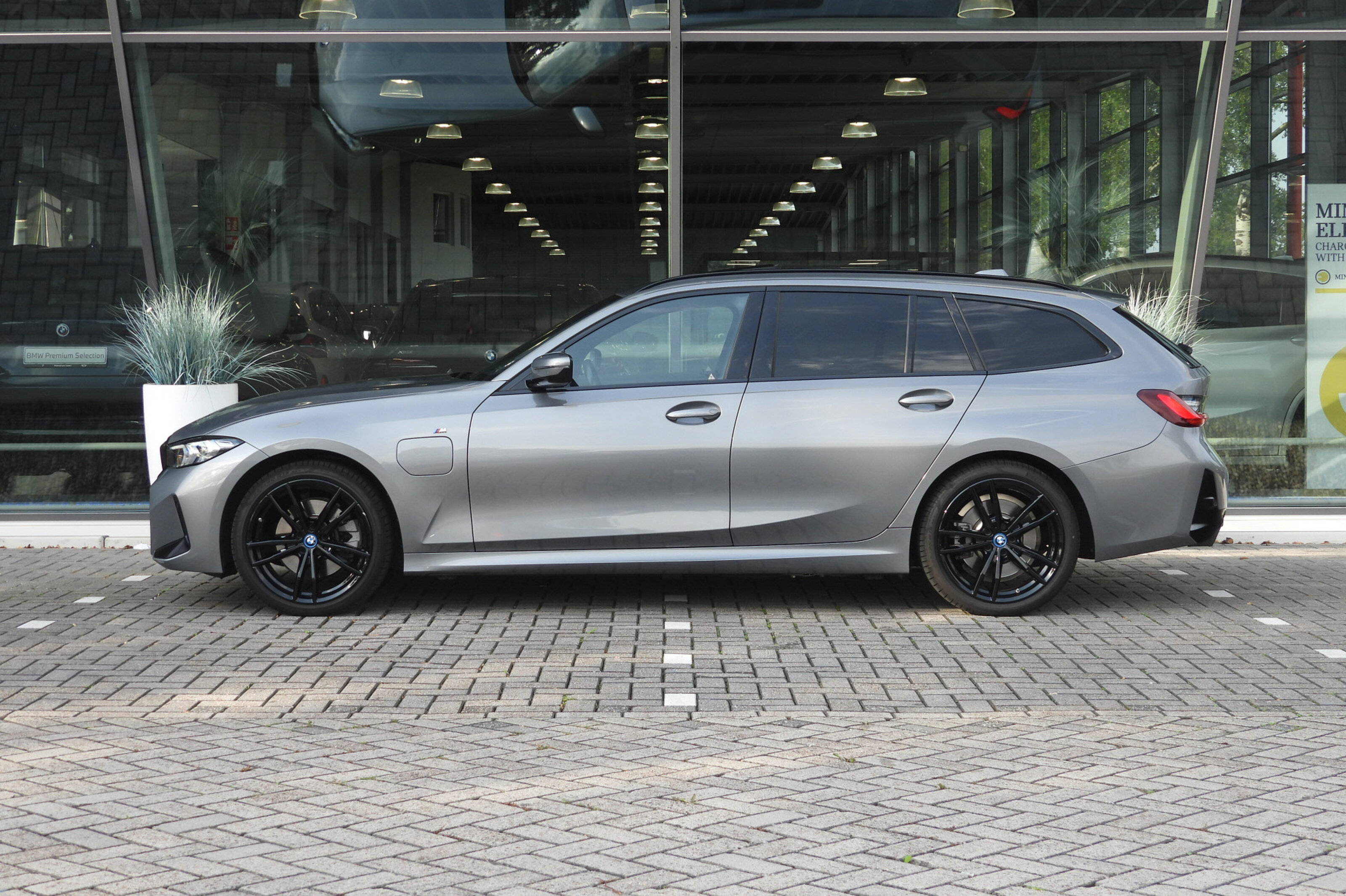 BMW 3 Serie Touring 320e M Sport Automaat