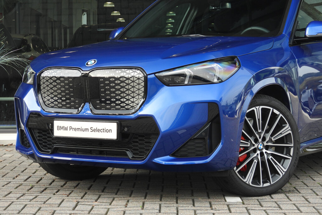 BMW iX1 6