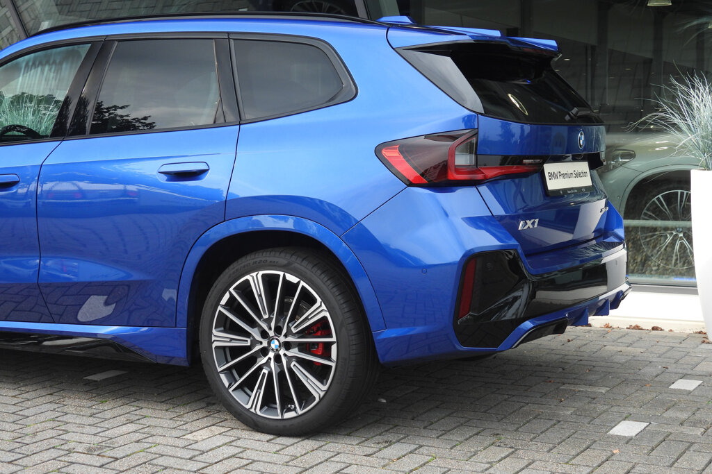 BMW iX1 19