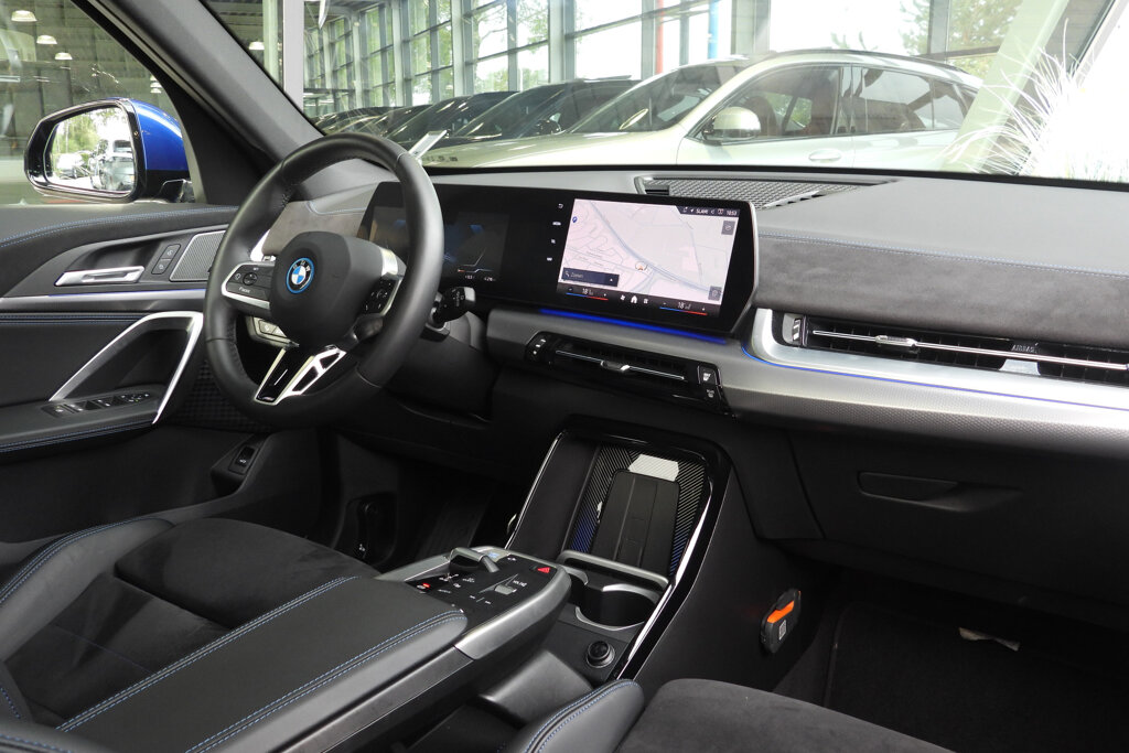 BMW iX1 25