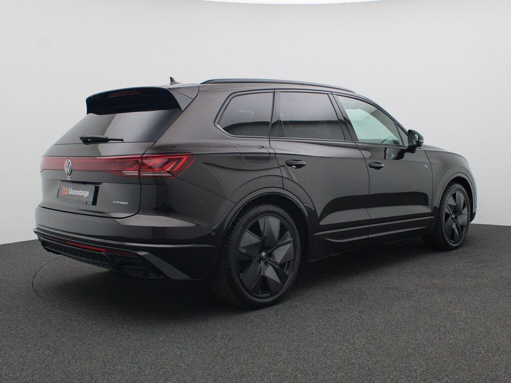 Volkswagen Touareg 3.0 TSi eHybrid 4MOTION R Edition 462PK Aut. SOH 98%, Panoramadak, Memorystoel, Keyless, Elektr. Achterklep, Head-Up Display, 21" LM Velgen, 360gr. Camera - Obraz 4