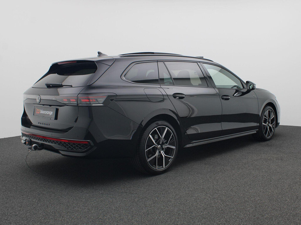 Volkswagen Passat Variant 1.5 eHybrid R-Line Edition 272 PK DSG Black Style, leder, massagestoelen, stoelventilatie, head-up, trekhaak, panoramadak, 360 graden camera - Afbeelding 4