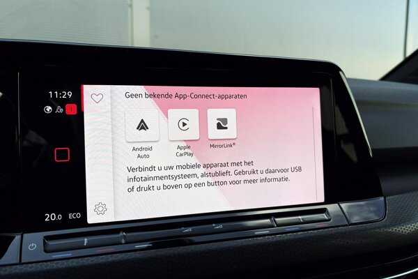 Apple Carplay/Android Auto Apple Carplay/Android Auto