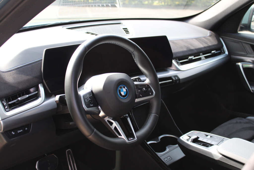 BMW iX1 2