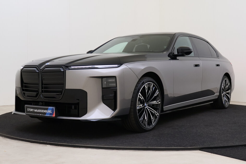 BMW i7 360