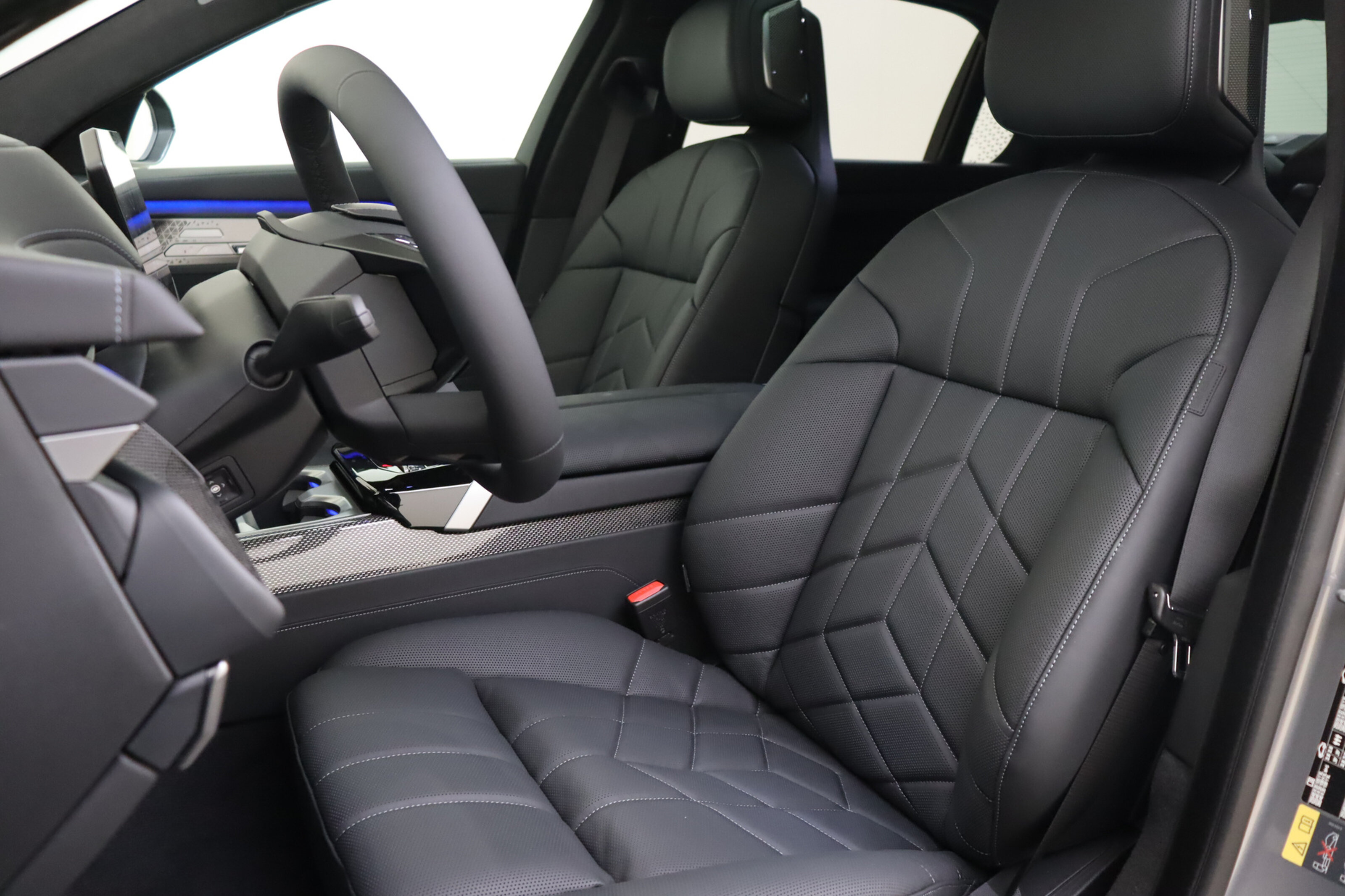BMW i7 8