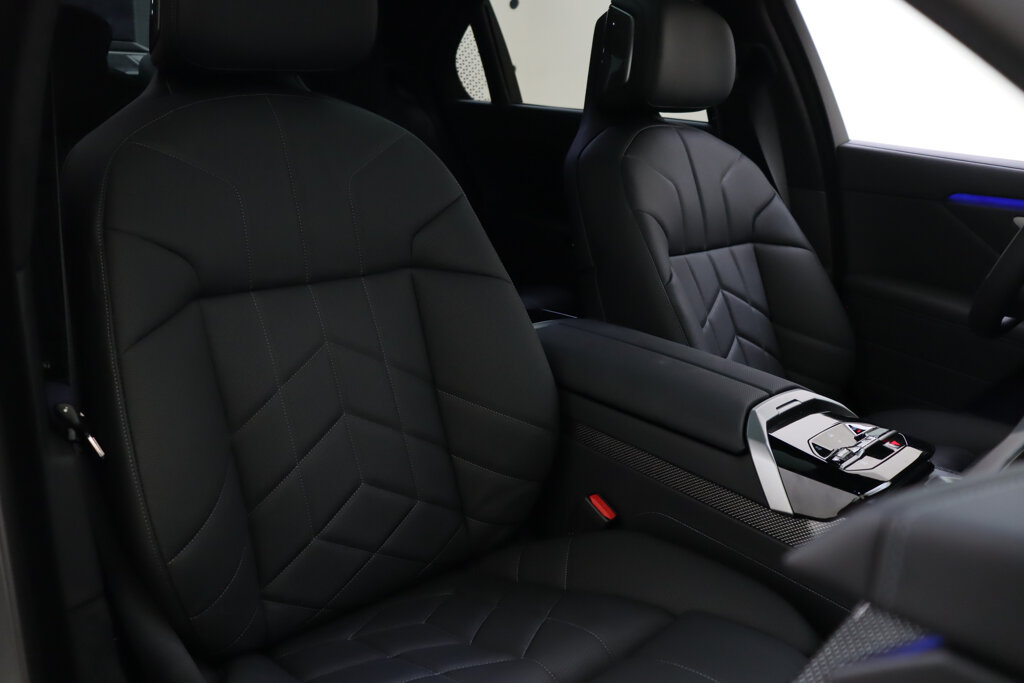 BMW i7 18