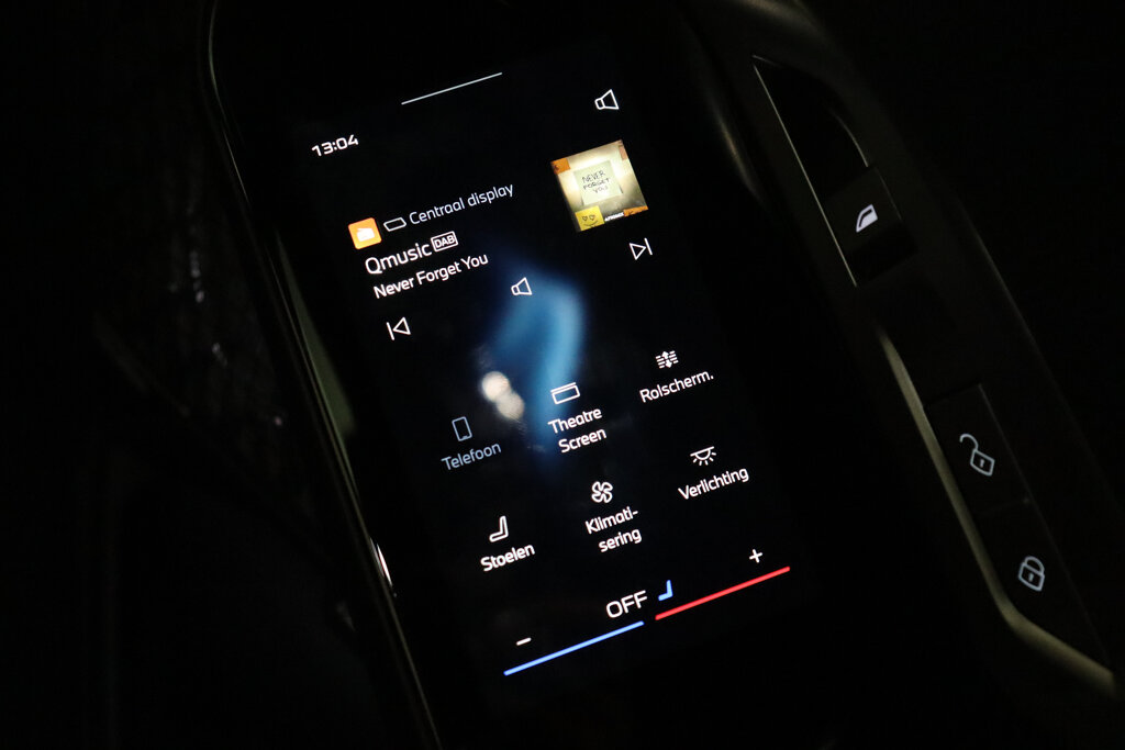 BMW i7 35