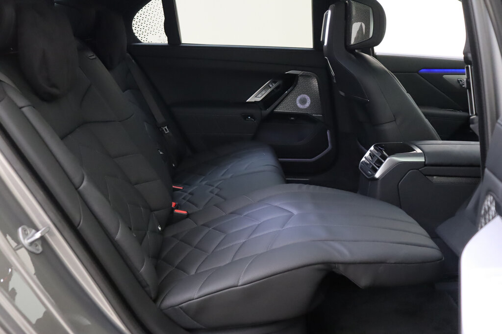 BMW i7 45