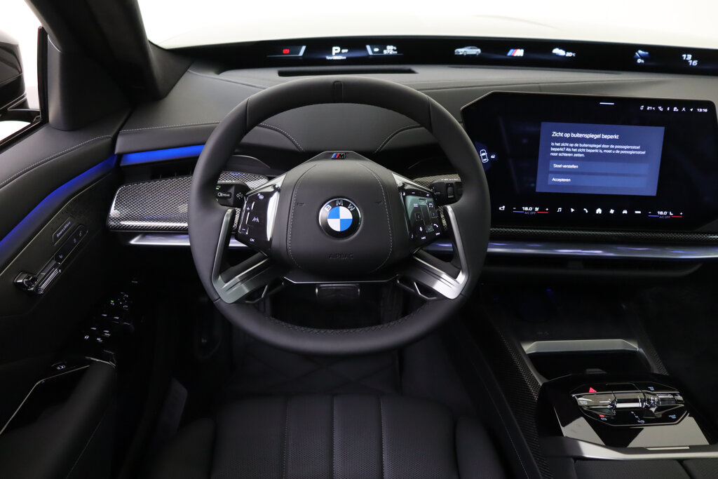 BMW i7 57