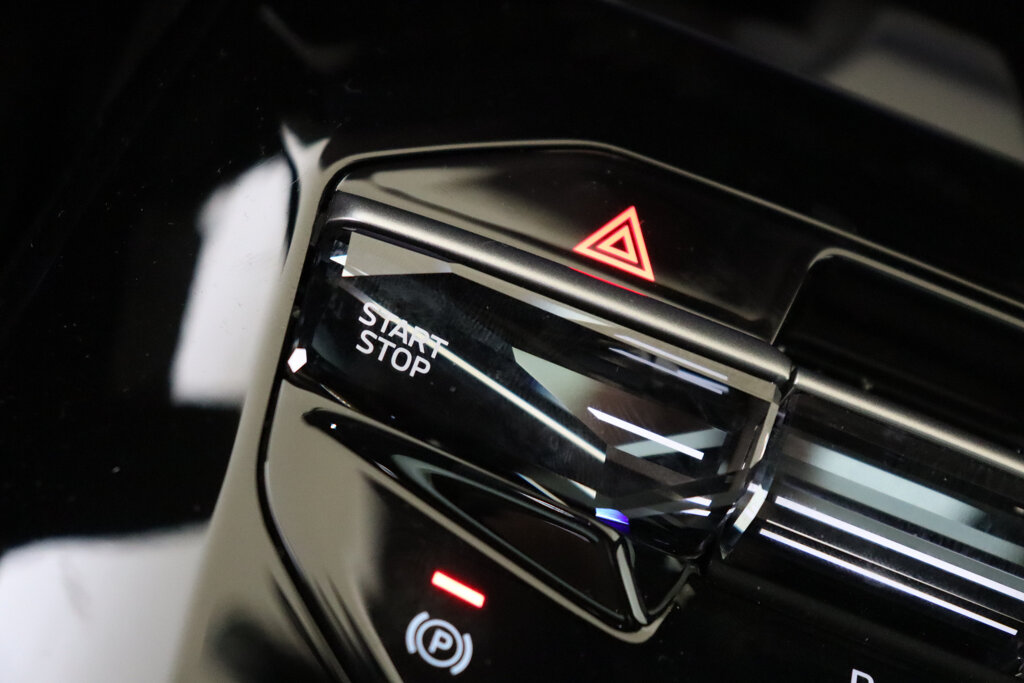 BMW i7 64