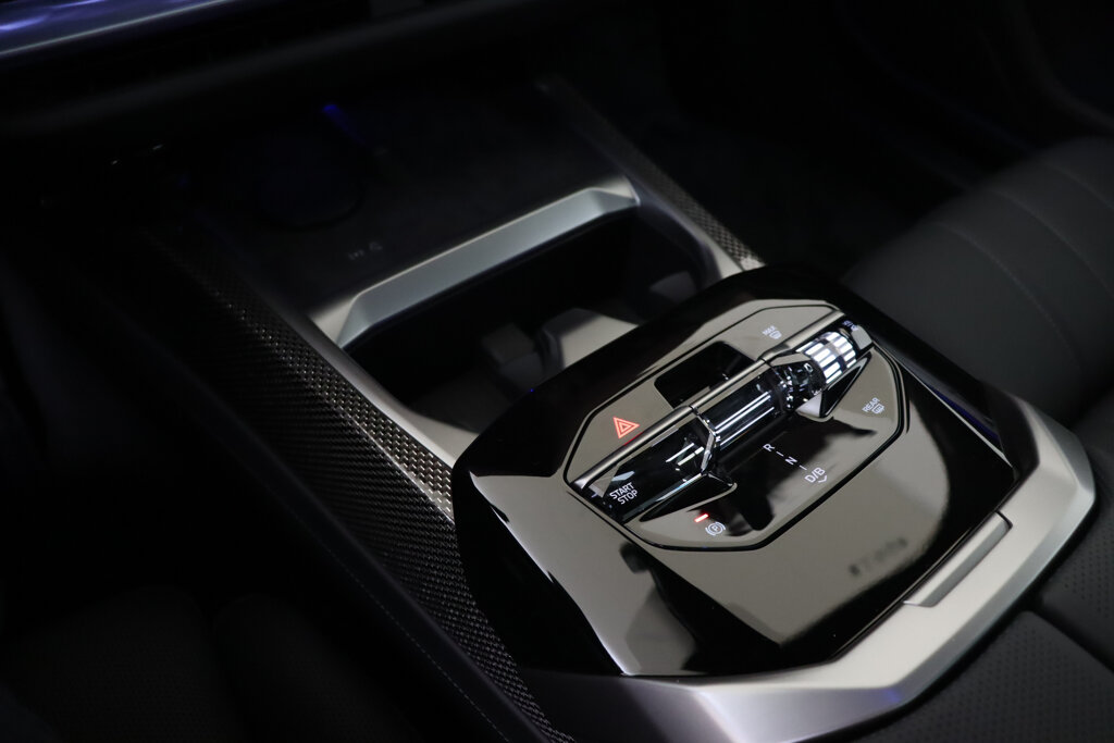 BMW i7 65