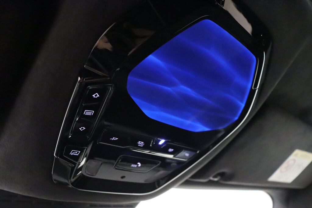 BMW i7 78